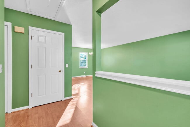 Photo - 3BR/2BA Cul-de-Sac Retreat Minutes from Downtown..Fenced Yard & Deck! $2100/mo rent