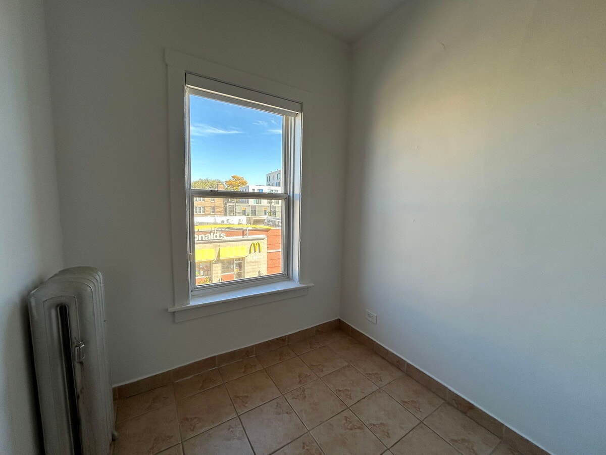 Photo - 2712 N Milwaukee Ave Unit 211