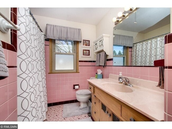 Photo - 1911 Simpson St
