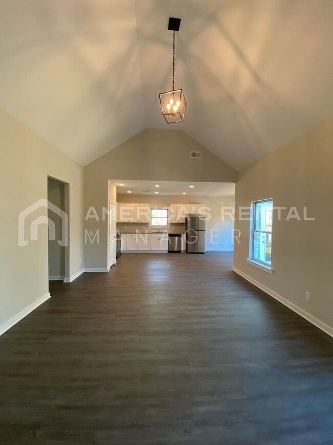Photo - 308 Lakewood Ln