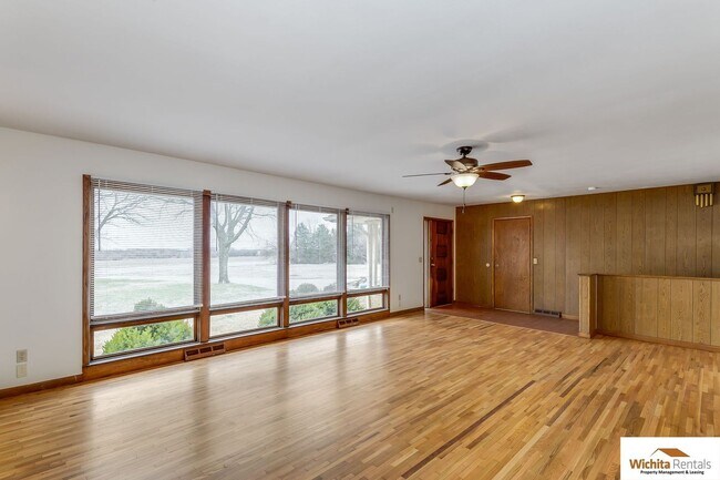 Photo - Huge Single Family Home w/ Massive Yard an...