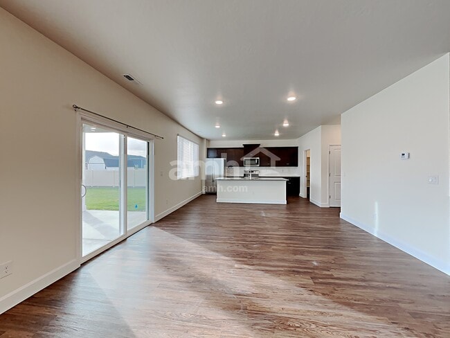 Photo - 9415 W Chino St