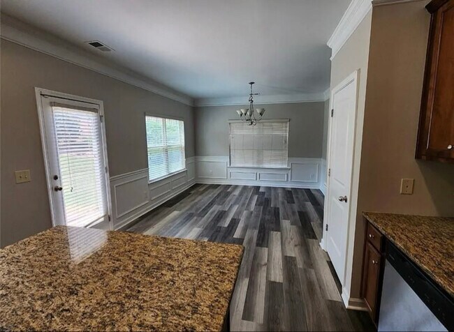 Photo - 1620 Townview Ln