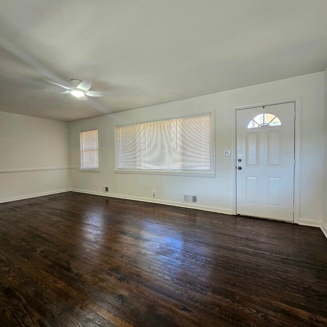 Photo - 1831 Shepherd Cir SW