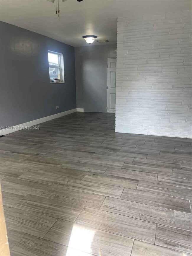 Photo - 1950 SW 68th Way