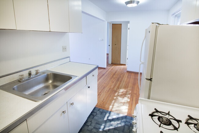 Building Photo - 600 Allenby Ave Unit 3 Rental