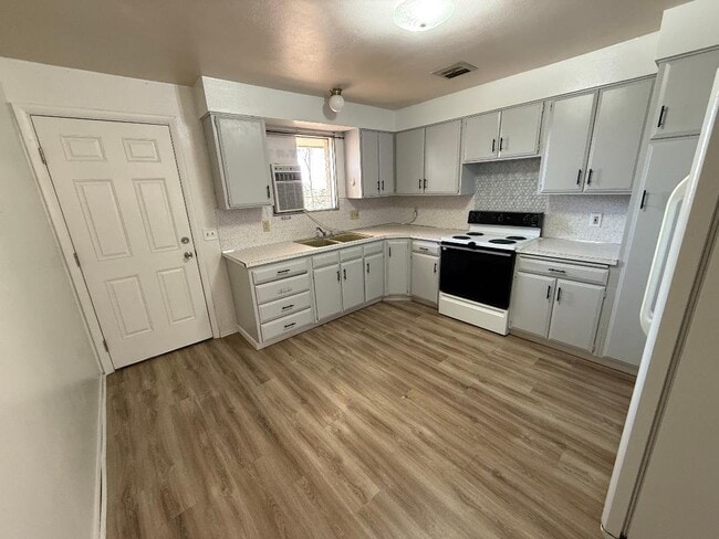 Photo - 373 E 720 S St Unidad 373 E 720 S