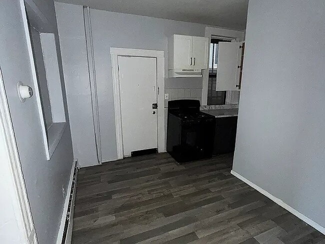 Building Photo - 137-139 3rd St