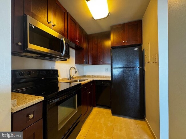 Photo - 2059 Huntington Ave Unidad 1101