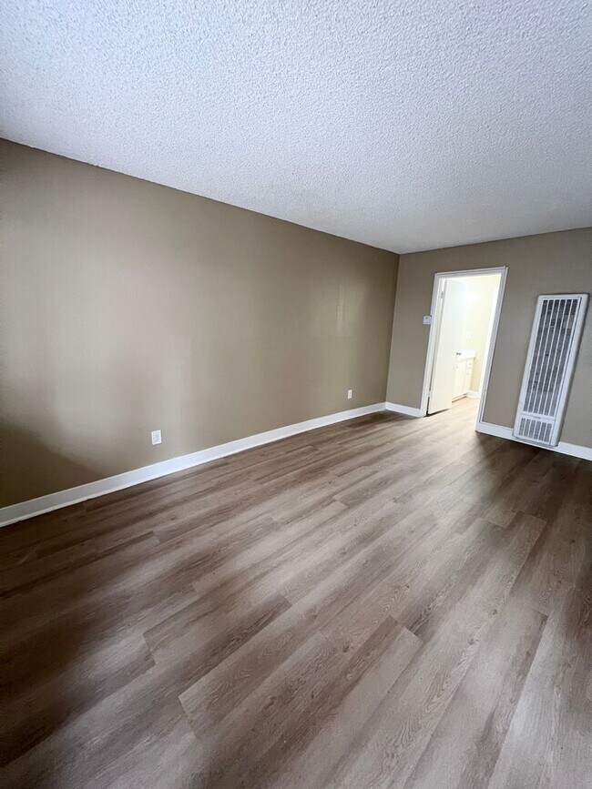 Photo - Cerise (Fountain Villa)