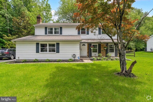 Building Photo - 9710 Muirfield Dr Rental