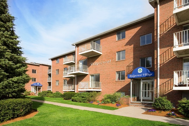 Ridgecrest Village: The Garden