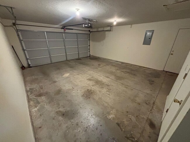Photo - 2207 N Burdick St