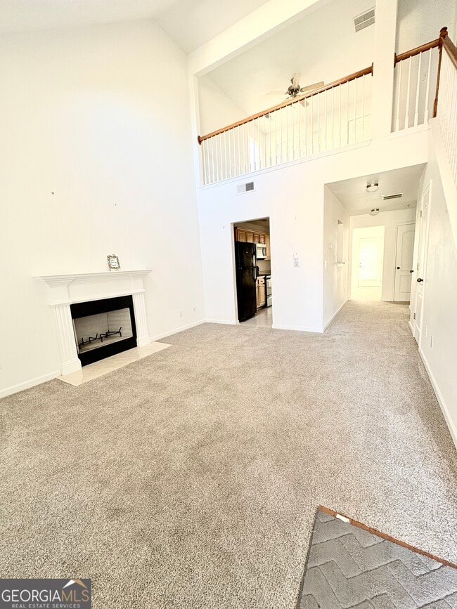 Photo - 6475 White Walnut Way