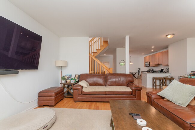 Photo - 152 Finstad Dr