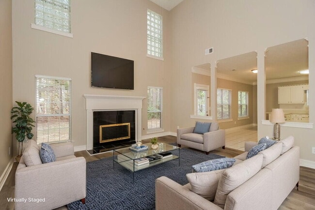 Photo - 355 Woodstream Dr
