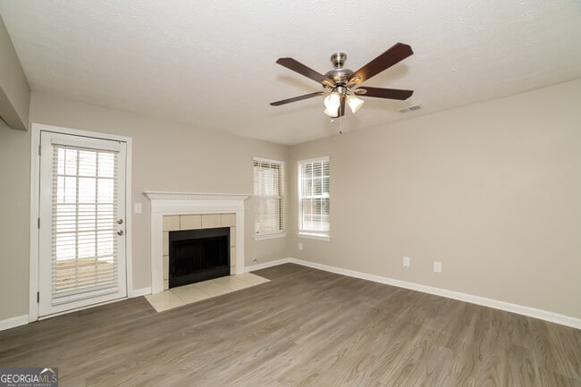 Photo - 1097 Hidden Brook Trail