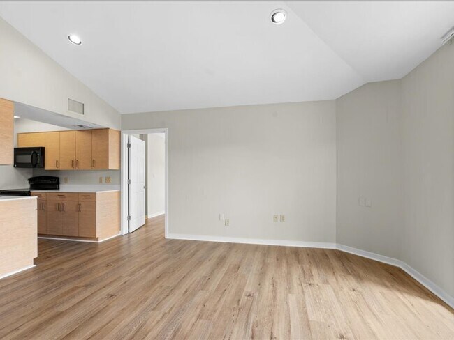 Photo - 1855 Craigshire Dr