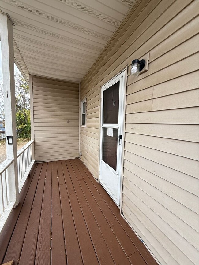 Photo - 504 N State St Unit Apt #A - Lower Left Side