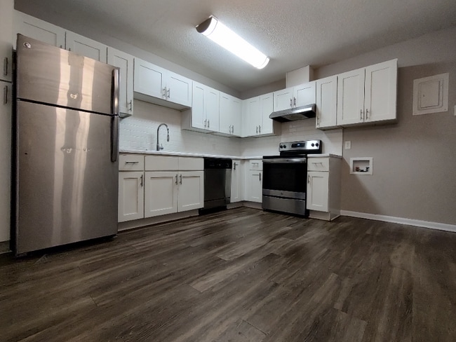 Photo - 5013 Lundy Dr