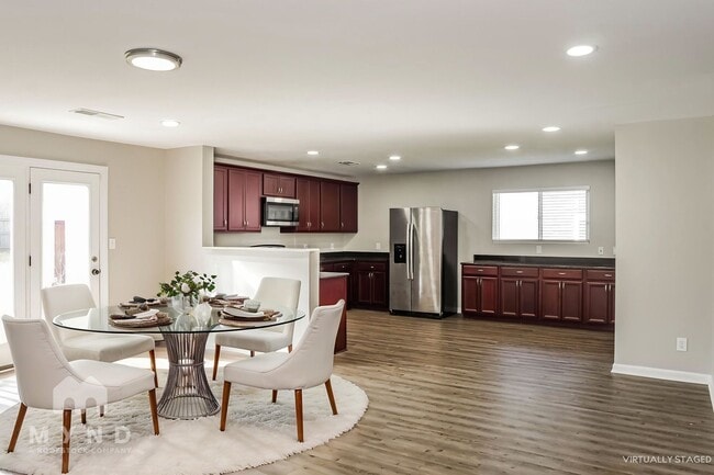 Photo - 3225 Lakeland Dr SW