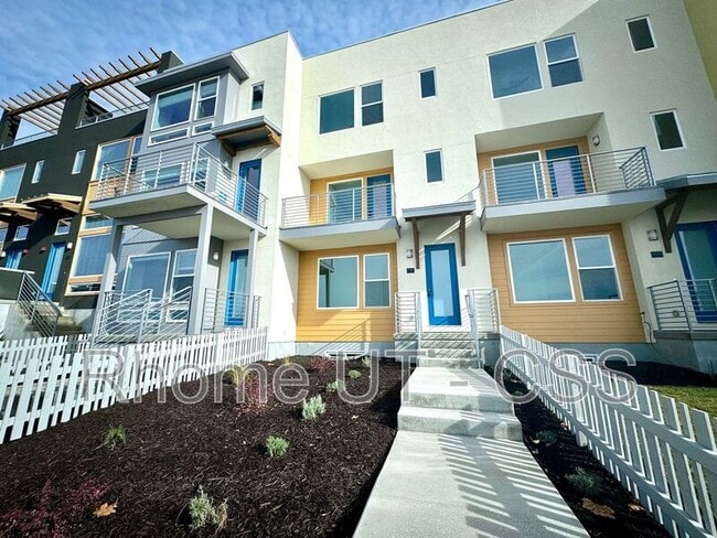 Photo - 800 W State St