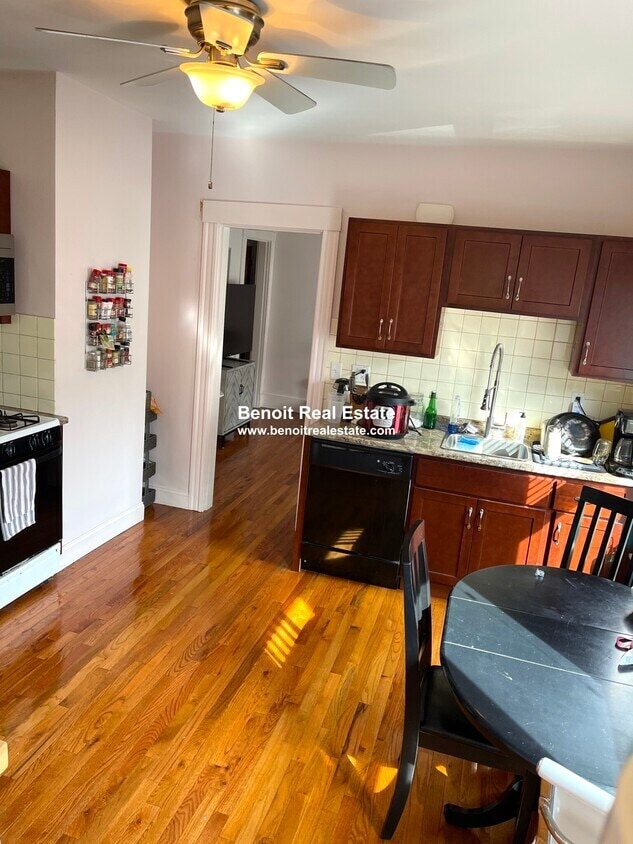 Photo - 11 Endicott Ave Unit Apartment 2