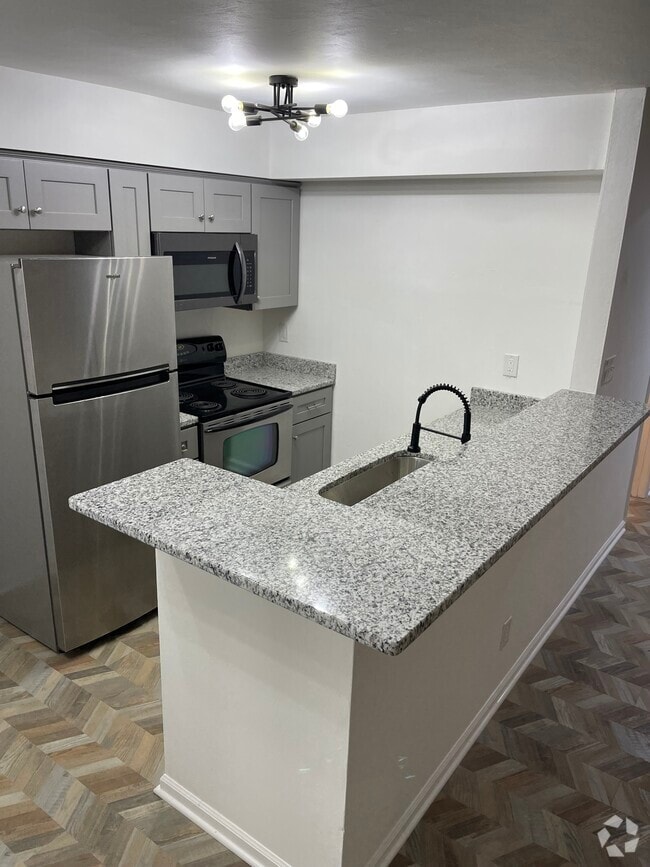 Building Photo - 7440 Fenner St Unit 3 Rental