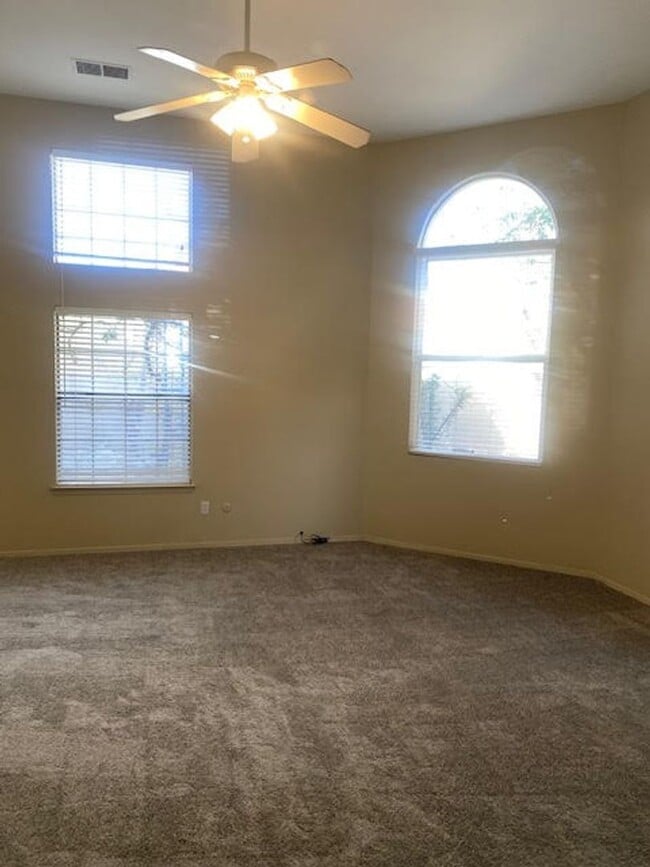 Photo - Cute townhome conveniently located in Nort...