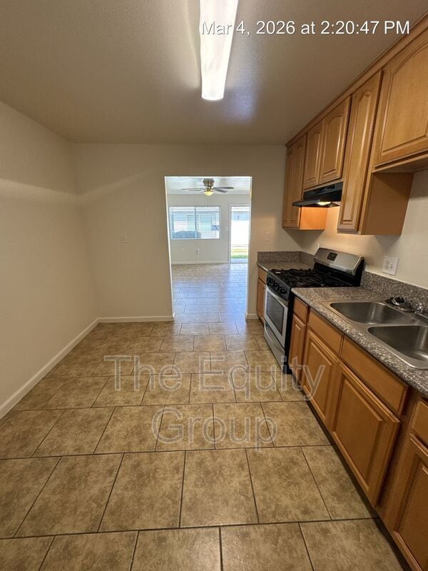 Photo - 1613 E Douglas Ave