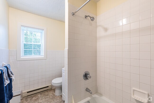 1BR, 1BA - Robert Treat - All Utilities Included