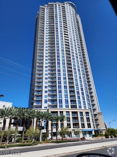Building Photo - 200 W Sahara Ave Unit 1110 Rental