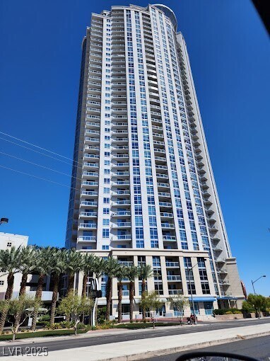 Building Photo - 200 W Sahara Ave Unit 1110 Rental