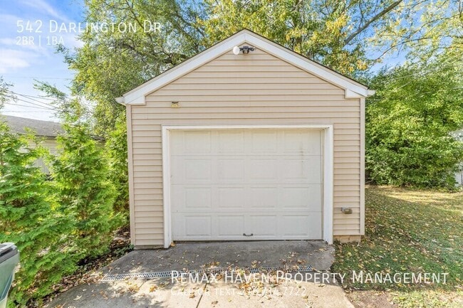 Photo - 542 Darlington Dr