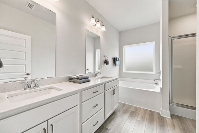 Photo - 14838 Dayton Cir
