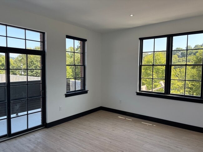 Photo - Comfort Meets Convenience – 2-Bedroom Apar... Unidad 139
