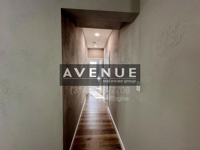 Photo - 5931 Maple Ave Unit 2e