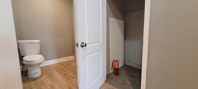 Photo - 5508 Walnut St