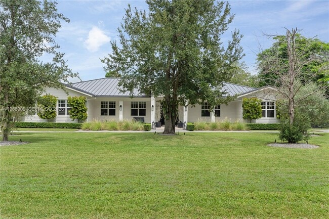 Building Photo - 9301 SW 93rd Ave