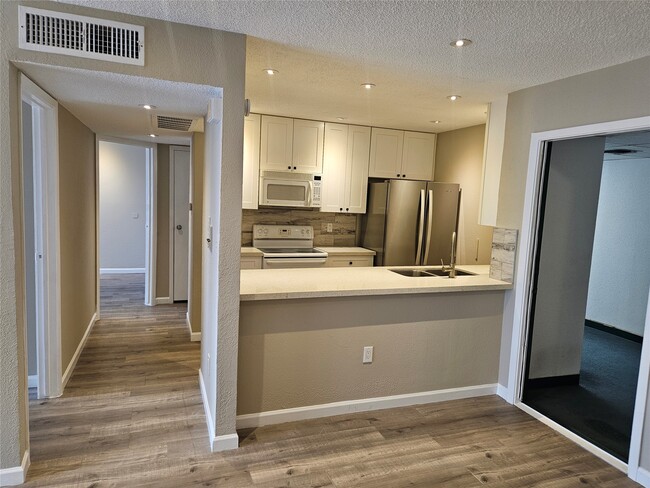 Photo - 2816 S Bartell Dr Unit 33
