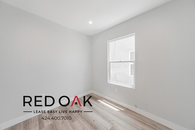 Photo - 6433 S Victoria Ave Unidad 6433