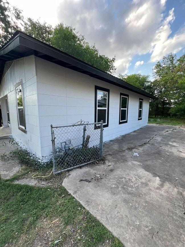Charming 3-Bed Home with Great Transit, Sc... - Charming 3-Bed Home with Great Transit, Sc...