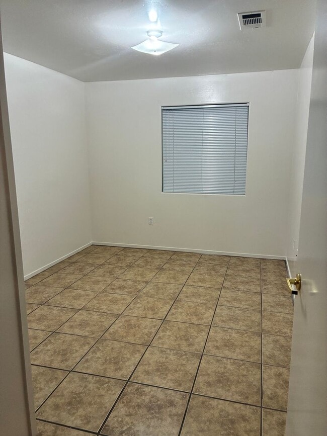 Photo - 5101 S H St Unit 1