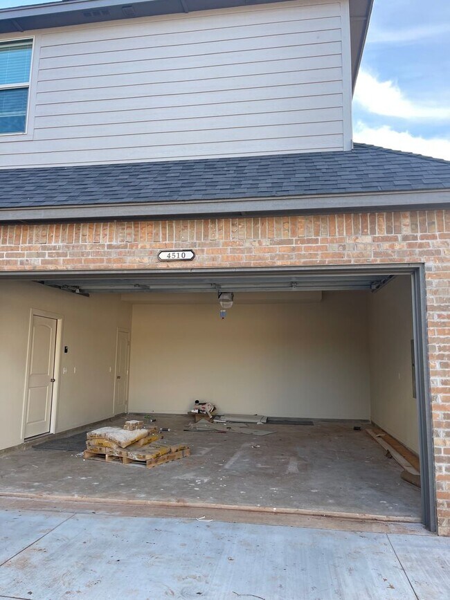 Photo - 3 bedroom with 2.5 bath in The Enclave