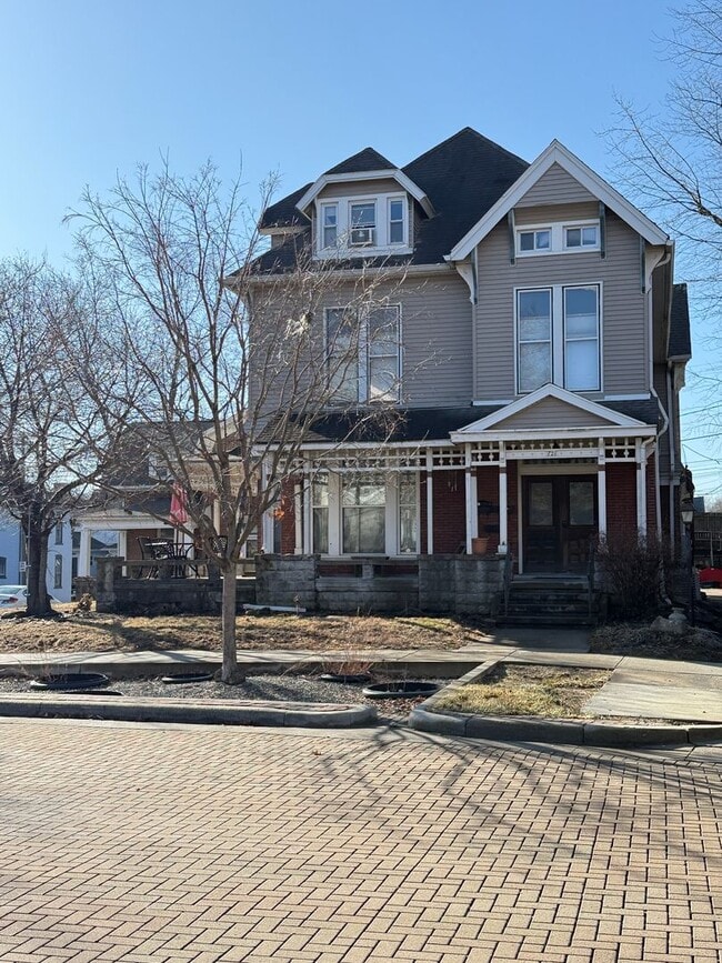 Building Photo - Spacious 2 Bedroom Apartment Downtown Lafayette Unit Apt. 2