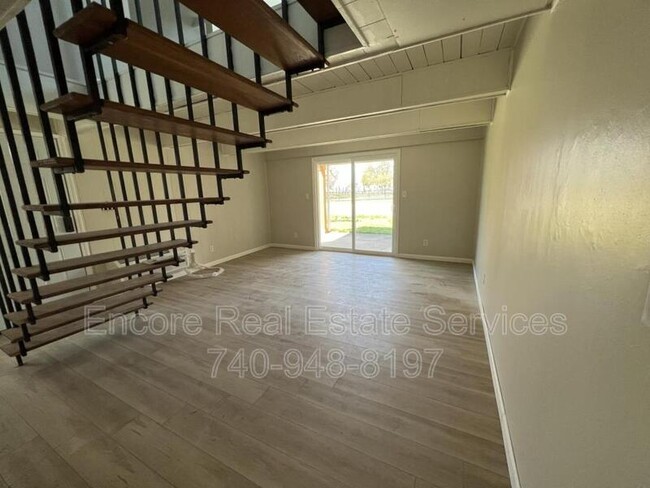 Photo - 390 N Cedar St