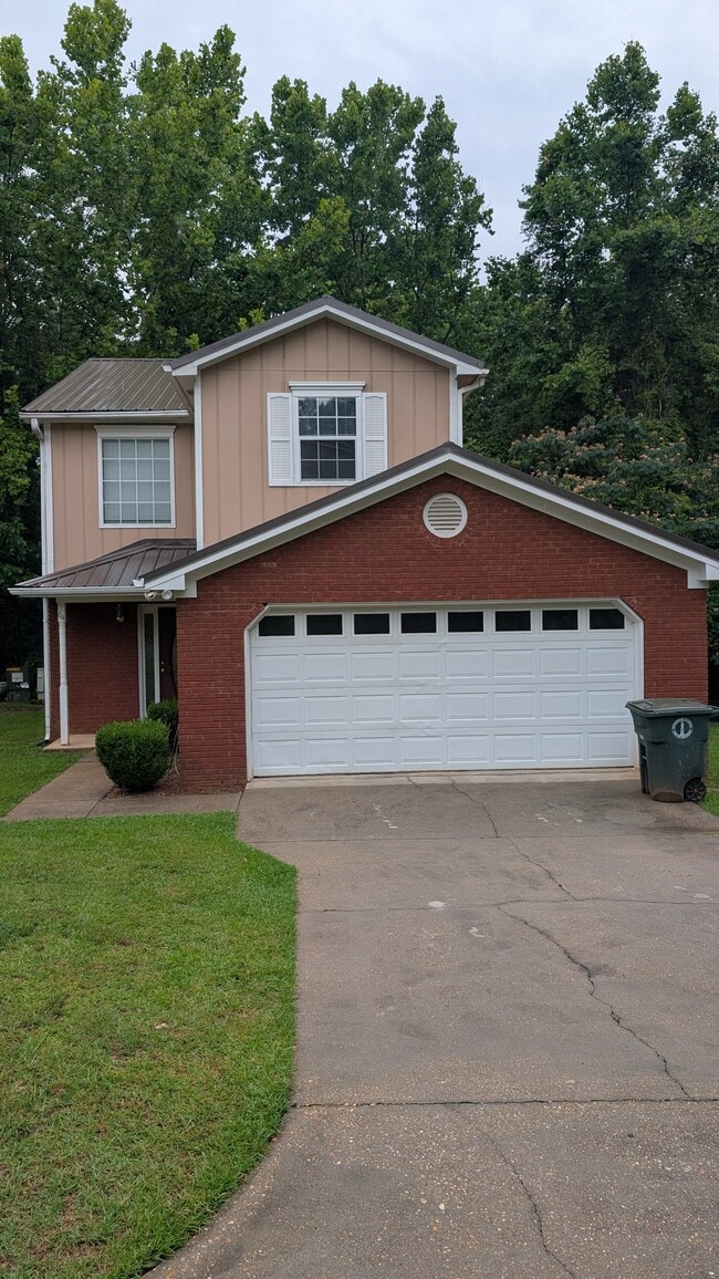 Building Photo - 64 Woodfield Pl