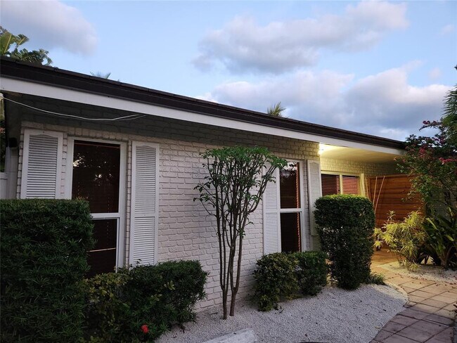 Photo - 5760 NE 27th Ave