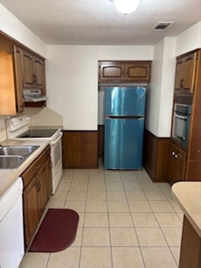 Photo - Keys to Happiness – Unlock Your New Home! ...