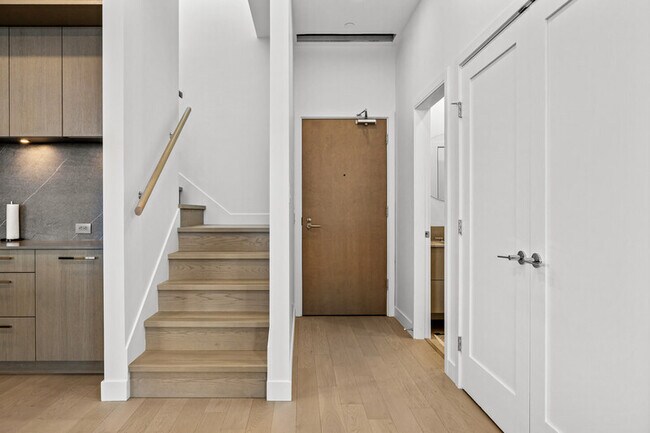 Photo - 3389 Lakeshore Rd Unit 603